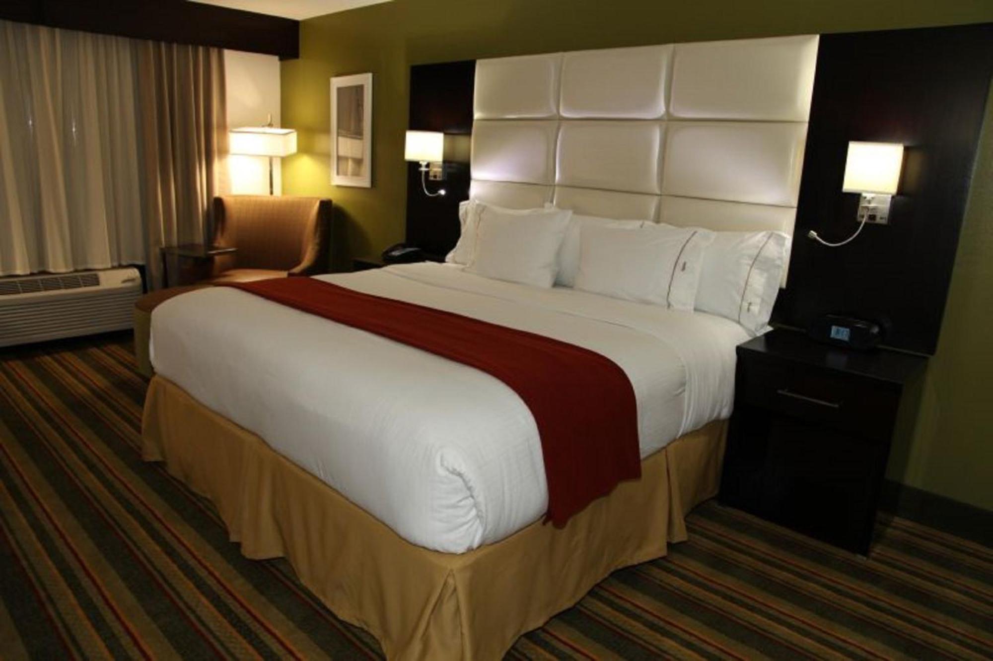 Holiday Inn Express & Suites - Huntsville Airport By Ihg Madison Dış mekan fotoğraf